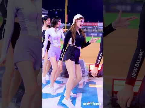" 여권뻇으러 가실분 구합니다.  "  250820 이예빈 치어리더 직캠