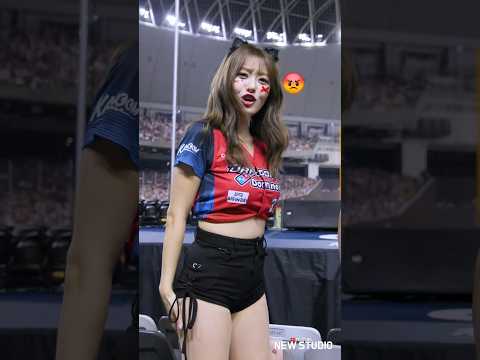 "  변태들아!! 말해줬어야지! (대충 이런뜻??)  " 250831 권희원 치어리더 직캠