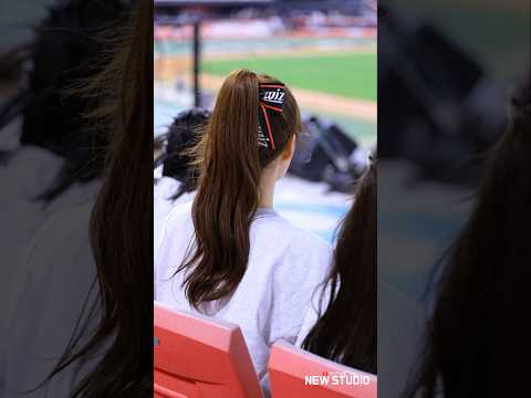 " 뒷모습도 이쁘네 " 이예빈치어리더 직캠