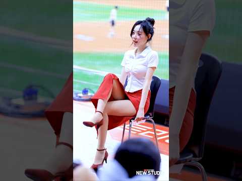 " 고척돔 에어컨 누가 껐냐 더워졌다!!!!!!! " 250817 정차연 치어리더 직캠