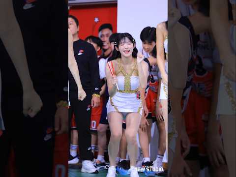 " 에펙의 누누슴좌 ㅋㅋㅋ 언니하는게 모든게다 재미있어한다 " 251019 고가빈치어리더 직캠