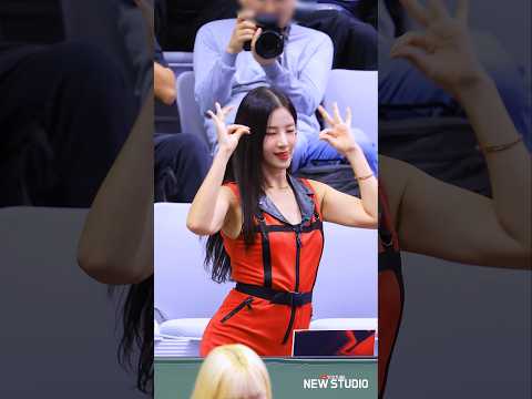 " 텐션이 찐이라서 더 재미있다 ㅋㅋㅋ " 251018 김진아 치어리더 직캠