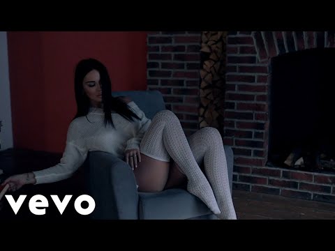 Bones & Eddy Baker - LooseScrew, HDMI (DIEEZ Remix) Deep House Remix https://op.opparadise.com/data/apms/video/youtube/TYW-W3DgrWo.jpg Bones & Eddy Baker - LooseScrew, HDMI (DIEEZ Remix) Deep House Remix