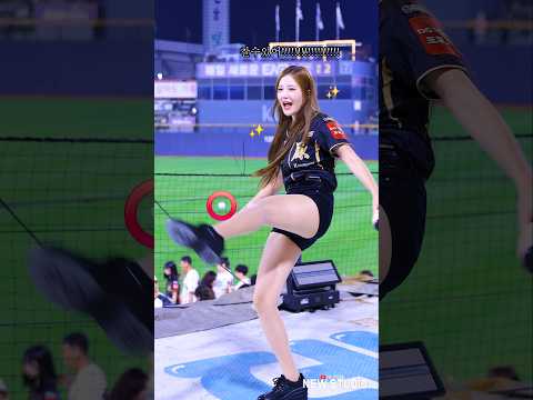 " 10등신 비율깡패가 보여주는 발차기 " 250909 김해리 치어리더 직캠