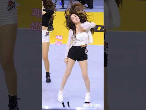 " 내년 야구 기대된다는 괴물신입 그녀 " https://op.opparadise.com/data/apms/video/youtube/cEDixtvDc3c.jpg " 내년 야구 기대된다는 괴물신입 그녀 "