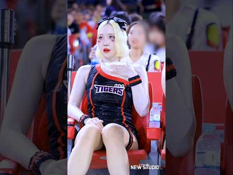 " 땀 닦는 단발금발좌 박성은 치어리더 직캠 " 250916
