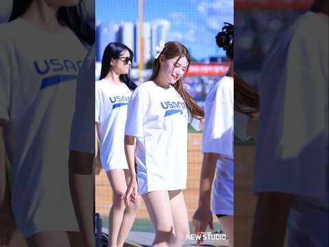 " 눈을 뜨세요 용사여 " 250921 이예빈치어리더 직캠